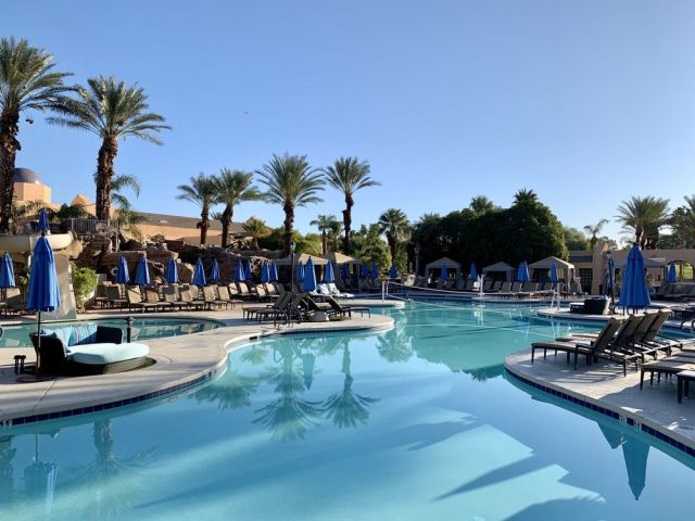 palm springs hotels with kids