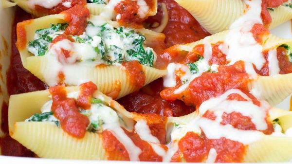 spinach and stuffed cheese shells is a popular make ahead meal