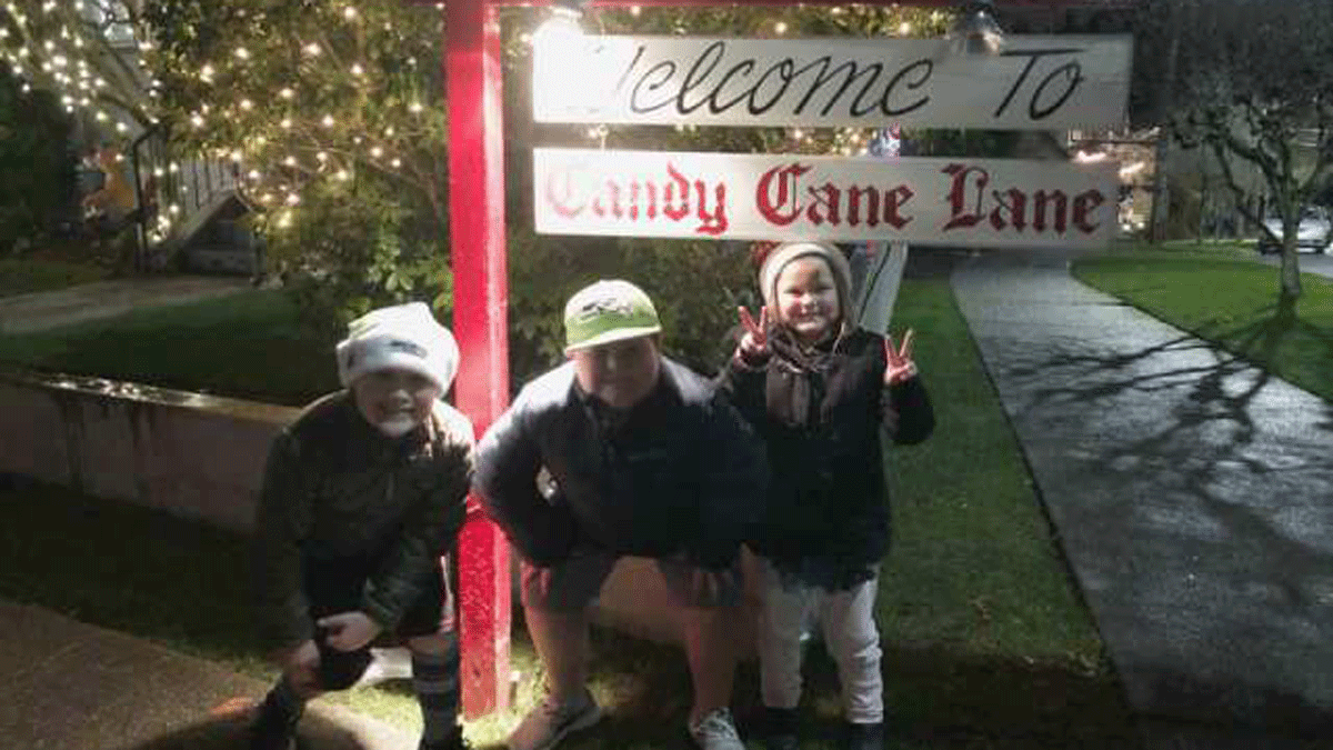 How to Enjoy Candy Cane Lane in Seattle Tinybeans