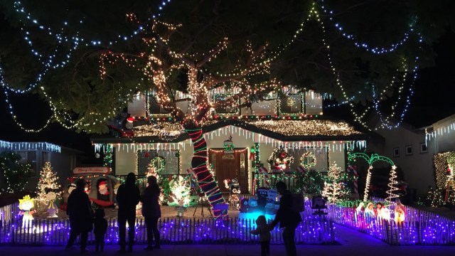 best holiday lights in Los Angeles