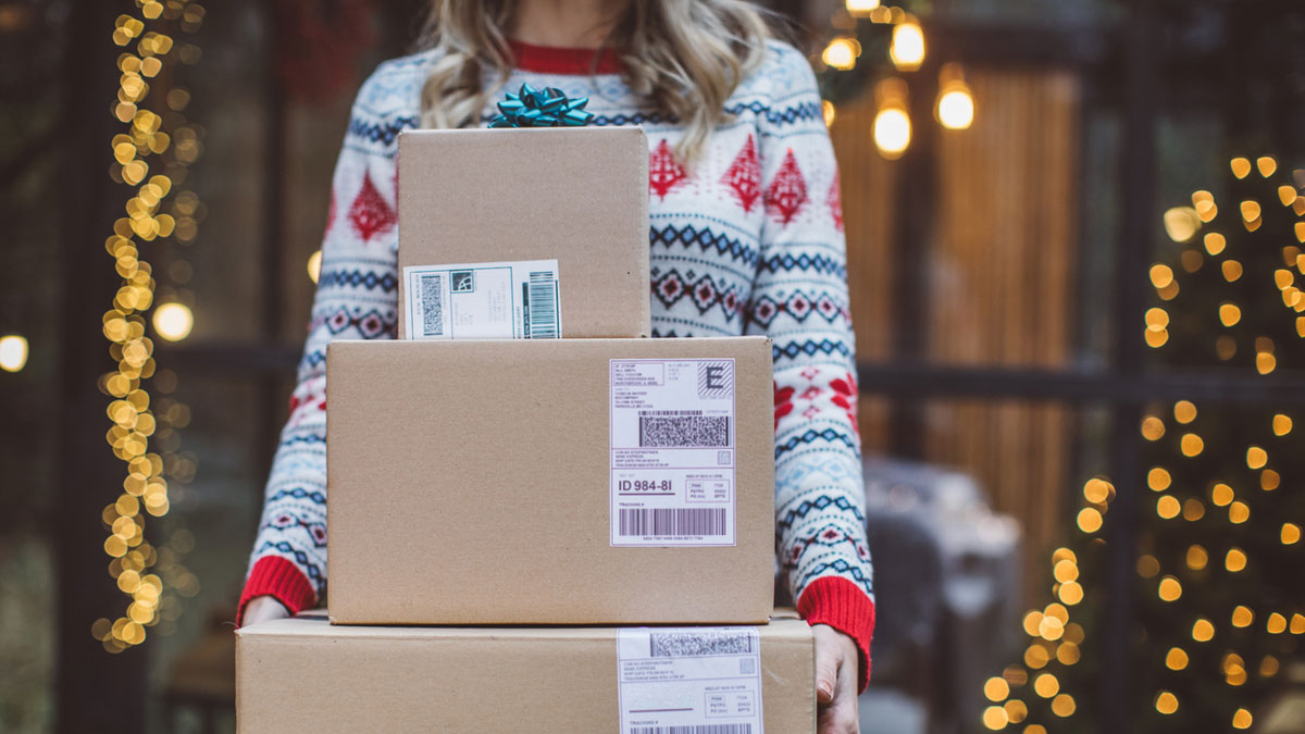 Christmas Shipping Deadlines for USPS, FedEx, UPS & More