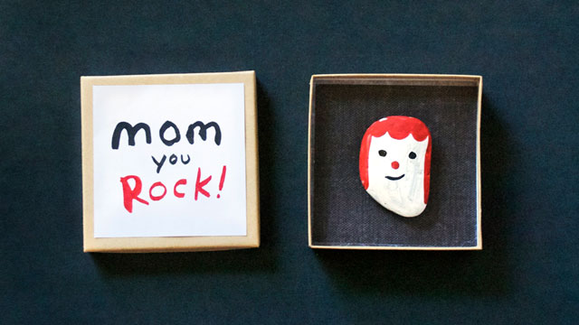 10 DIY Holiday Gifts for Mom!  Tay from Millennial Moms 