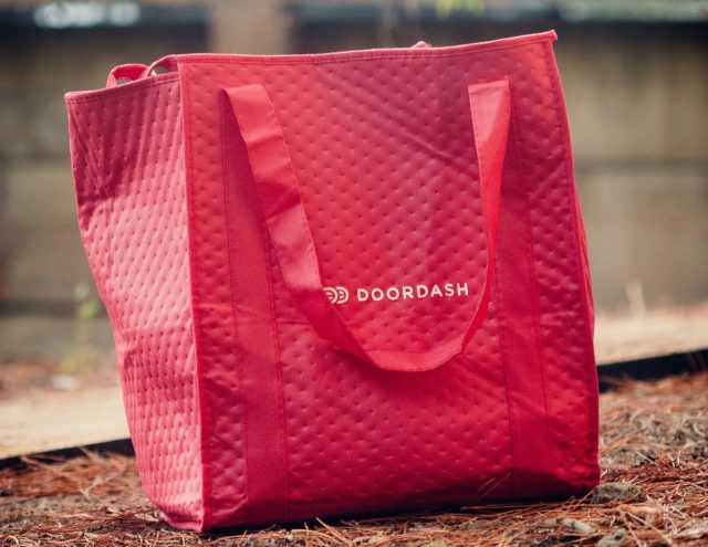 New DoorDash Report Finds *This* Is the Most Popular Time to Order Groceries