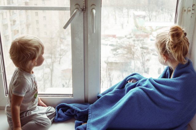 13 Absolutely Essential Tips to Keep Your Kids Healthy This Winter