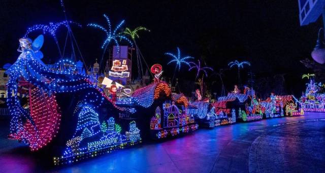 Disney Shares a Preview of the New Grand Finale in the ‘Main Street Electrical Parade’