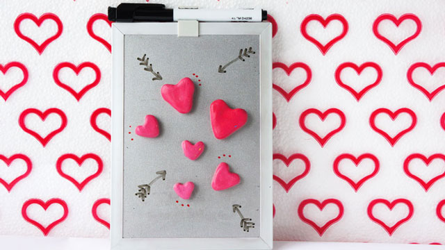 heart magnets are an easy DIY Valentine's Gift