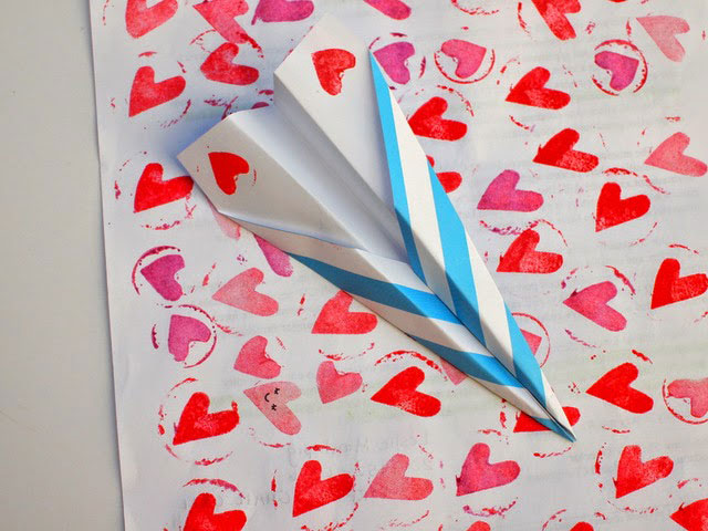 https://tinybeans.com/wp-content/uploads/2022/01/DIY-Valentines-Gifts-pink-stripey-socks.jpg?w=640