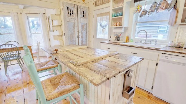 a light and bright kitchen in a cabins in atlanta ga rental in the mountains
