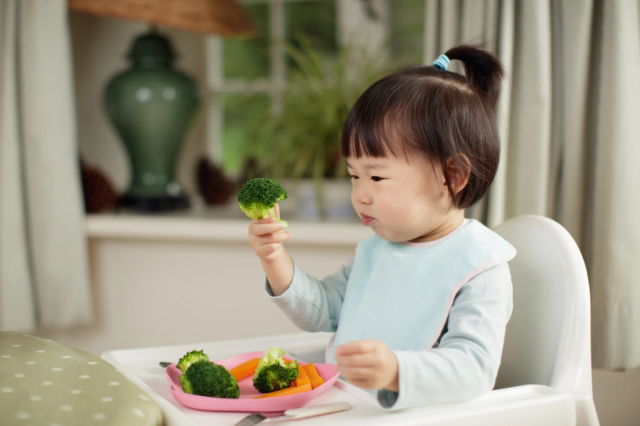 3 Secrets to Getting Toddlers to Eat Their Greens (Really!)