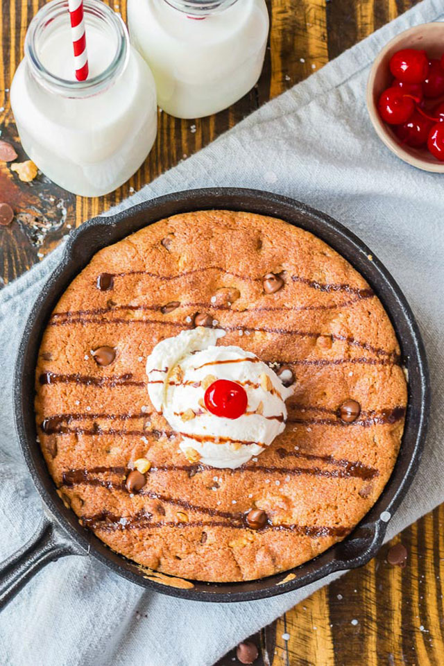 iron skillet recipe for a chocolate chip pizookie