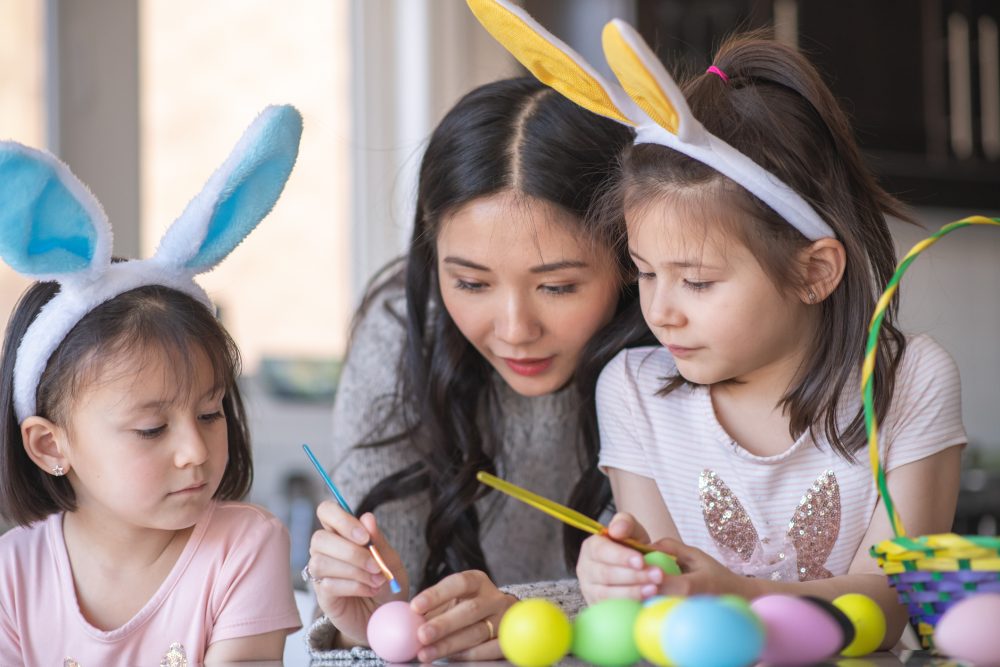 easter-egg-coloring-diverse-istock