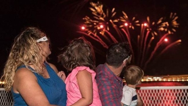 chicago family boat tours mercury fireworks tour