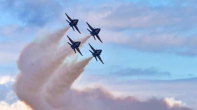 overhead the blue angel show takes place in seattle