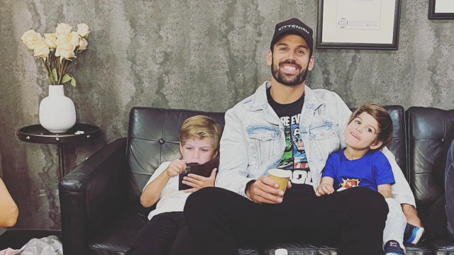 Eric Decker's son posted a naked picture of his dad in the shower