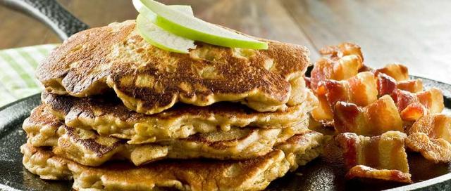 Recipe: Apple and Bacon Brunch Pancakes