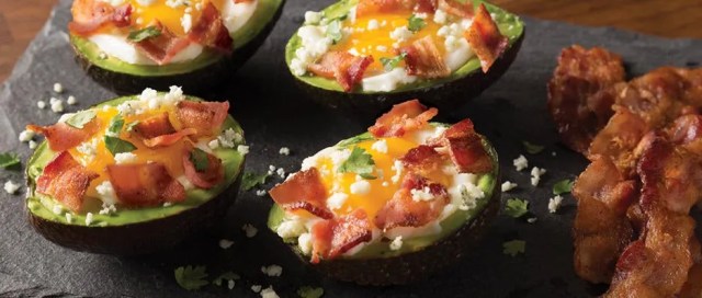 Recipe: Baked Eggs in Avocado