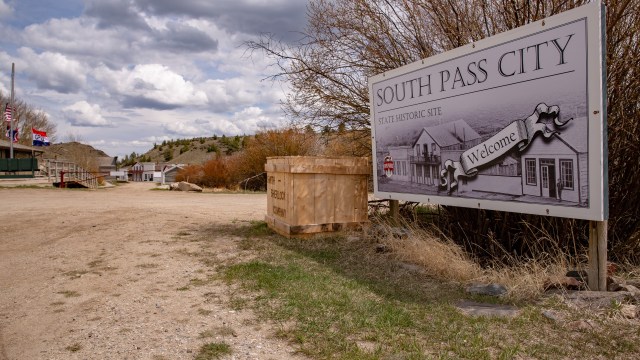 Historic site with welcome signage