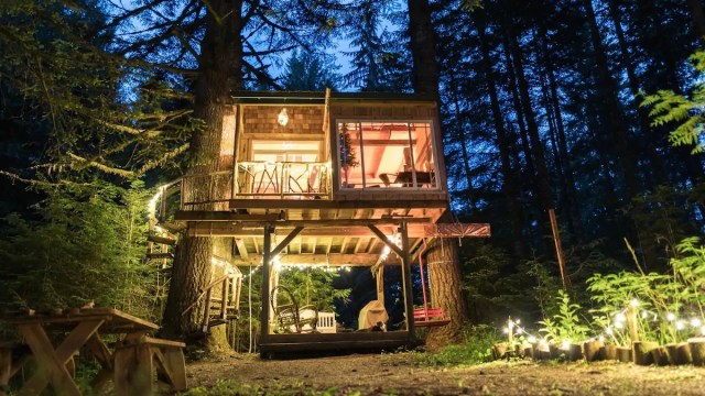 7 Dreamy Oregon Treehouses Families Can Rent