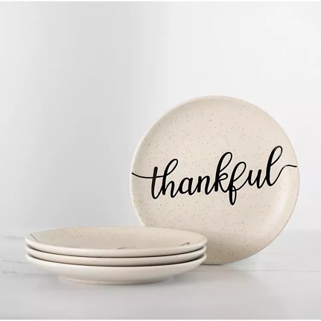 Stack of plates that say "thankful"