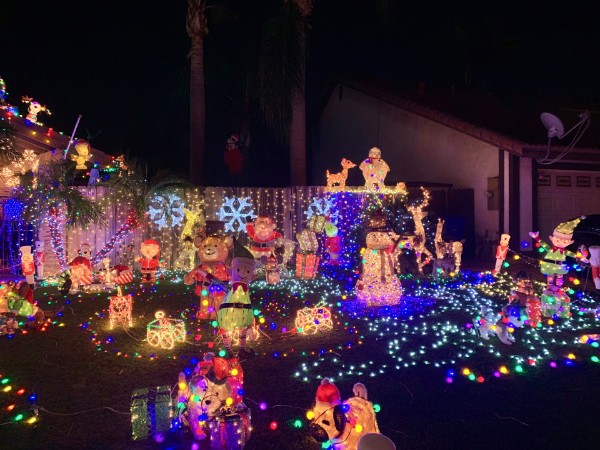 best neighborhoods for christmas lights in San Diego
