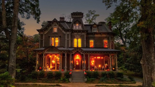 The Creel House from ‘Stranger Things’ Is for Sale, and It’s Basically Perfection