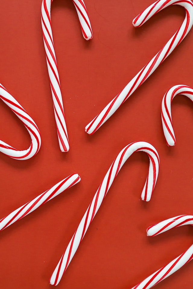 family Christmas games use a lot of candy canes