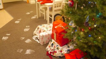 a cute holiday hack: make Santa footprints