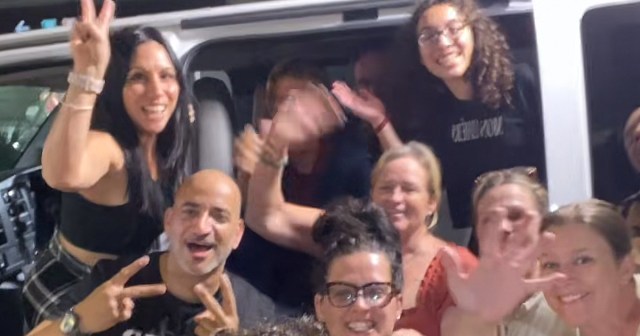13 Strangers Drive 10+ Hours Together After Flight Cancellation