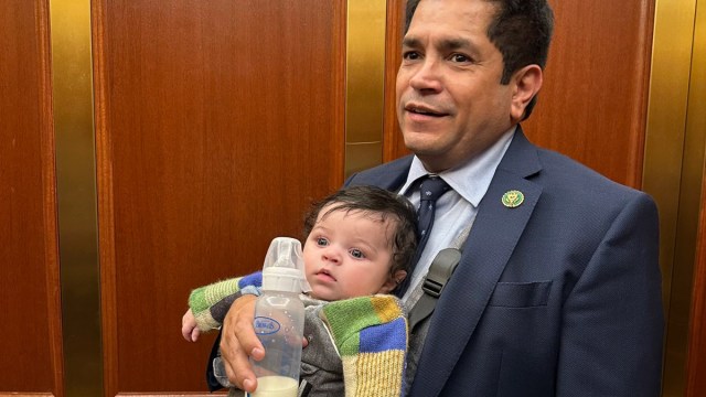 Working Father Takes His Baby to Capitol Hill during Speaker Vote to ‘Normalize Dads’