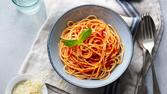 tomato basil pasta is an easy dinner idea