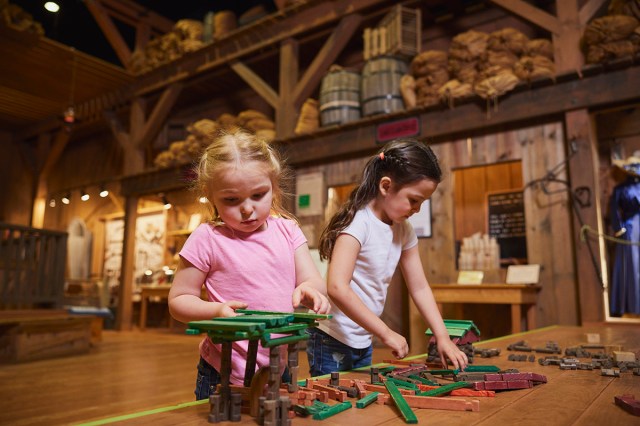 Oregon’s Mt. Hood Territory Blends Heritage, Hiking & Hands-On Learning for Tiny Explorers