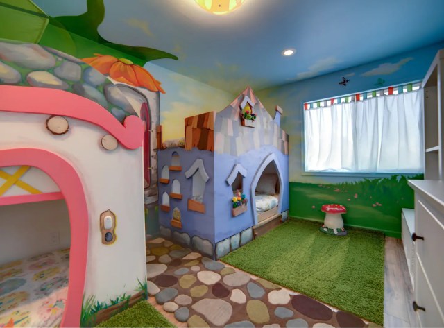 Fairy bedroom in Airbnb near Disneyland