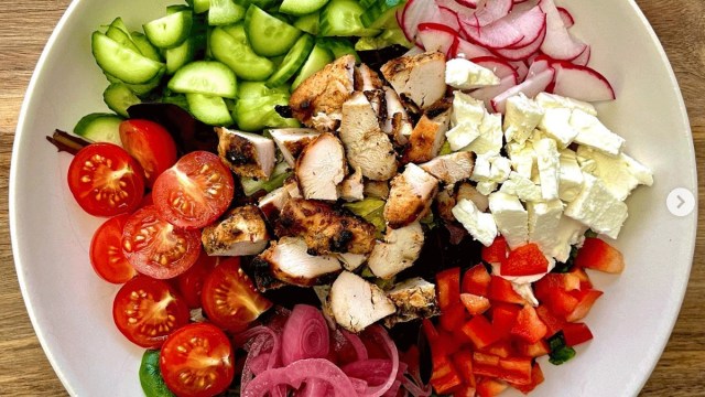a salad is an easy meals for moms recipe that is healthy