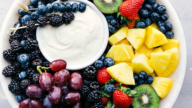 Fruit dip is a good picnic snack for kids