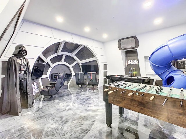 Star Wars room in Disney-themed Airbnb near Disney World 