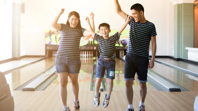 family bowling with kids bowl free for summer programs for kids