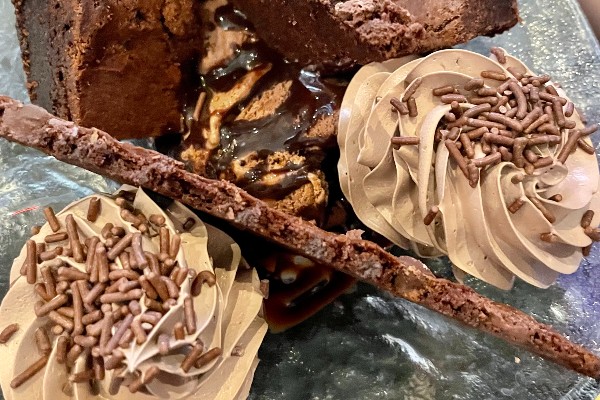 The Toothsome Chocolate Emporium & Savory Feast Kitchen at Universal CityWalk Hollywood