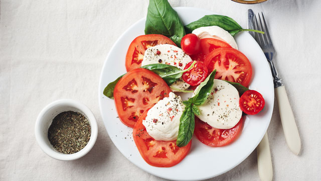 a picture of caprese salad, one of the best no-cook meals for summer