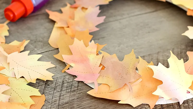 this watercolor leaf wreath is a fun fall craft for kids