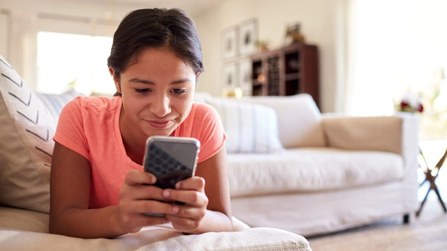 a tween using the internet responsibly with internet safety tips