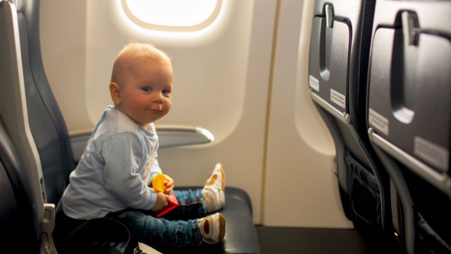 26 Genius Air Travel Hacks Every Parent Needs to Know