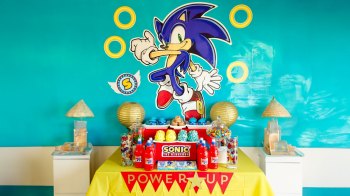 a picture of a popular kids birthday party idea, Sonic the Hedgehog
