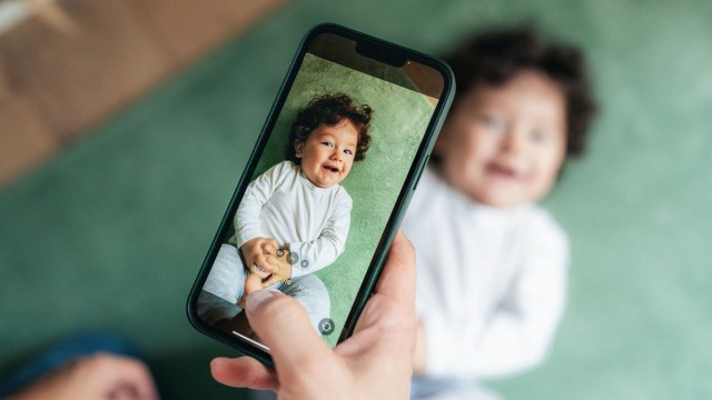 7 Pro Tips for Taking Monthly Baby Photos You’ll Want to Share