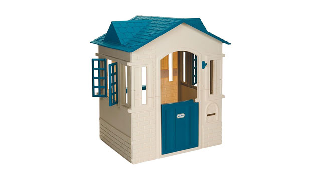 little tikes playhouse is a great gift for toddlers