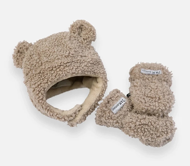 7am Enfant's Cub Set is one of the best newborn baby gifts of 2023