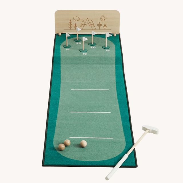 kids putting green toy