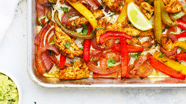 a picture of sheet pan chicken fajitas, which is one of the best easy family dinners