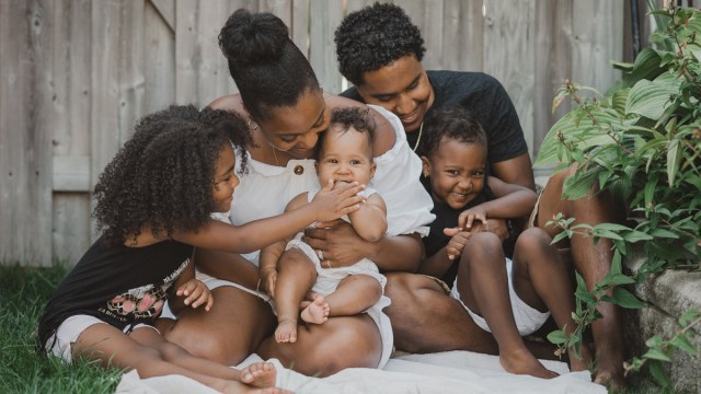 The Best Outfit Ideas for Family Shoots, According to a Photographer