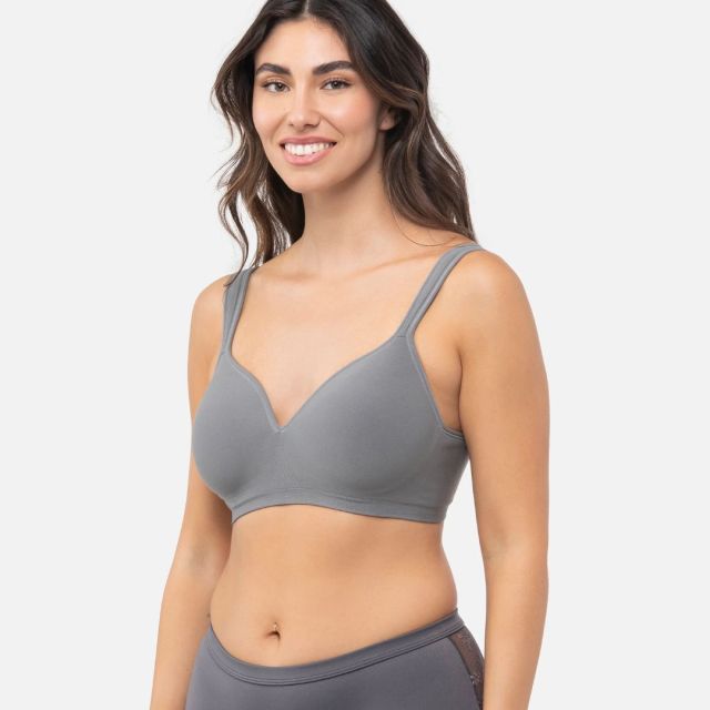 woman wearing grey bra and underwear set