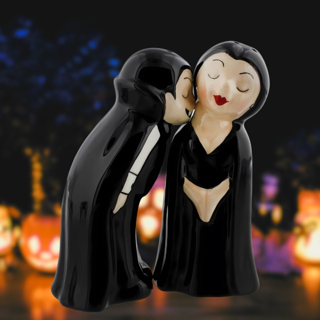 Amazon Halloween Decorations Vampire Salt and Pepper